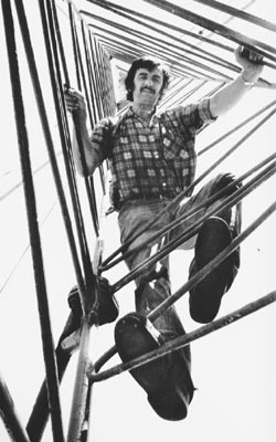 Rudi Kagon im Mast der MEBO II